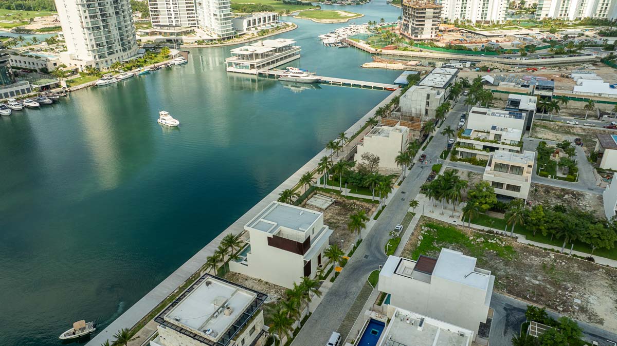 La Marina